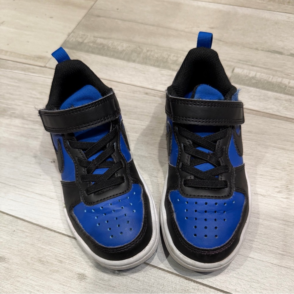 NIKE Kids Blue and Black Athletic Sneakers - Youth Comfort Shoes size 11